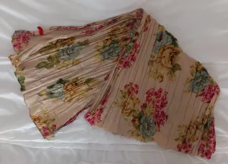 Fular Esprit floral plisado beige