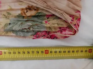 Fular Esprit floral plisado beige