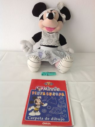Minnie pinta su ropa