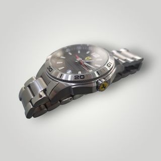 RELOJ ESCUDERIA FERRARI + CAJA COMPLETA