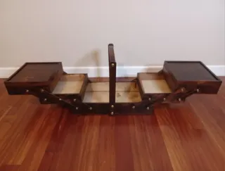 Costurero francés – Boîteà couture cantilever