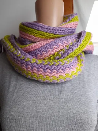 Bufanda de punto gruesa con flecos