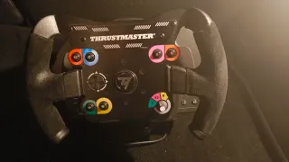 Volante e pedali Thrustmaster T300