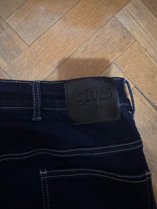 Pantalón vaquero moto con protecciones
