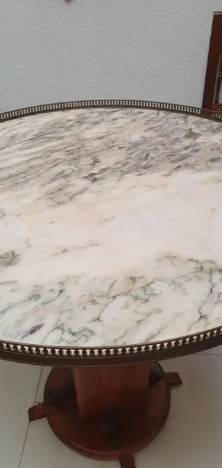 Mesa redonda mármol y madera hecha a mano