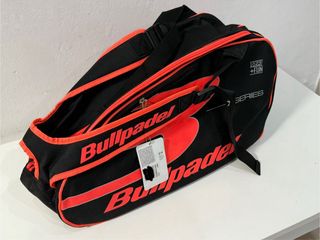 Paletero Bullpadel Negro y Naranja