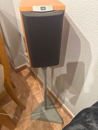 Altavoz JBL Marrón. Negociable el precio