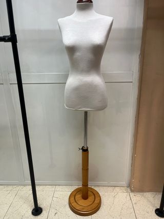 Maniquí profesional adulta/o.