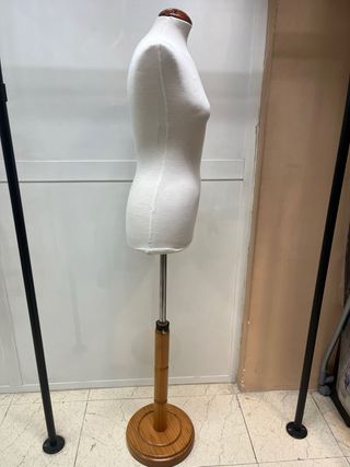 Maniquí profesional adulta/o.