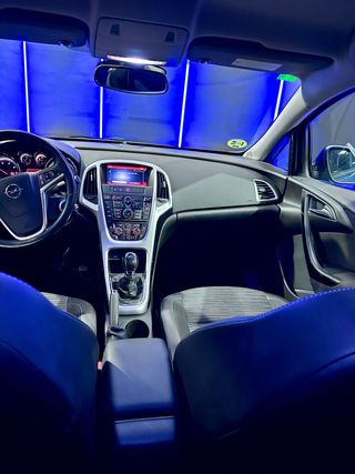 OPEL Astra 2.0 CDTi SS 165 CV Excellence llanta 17