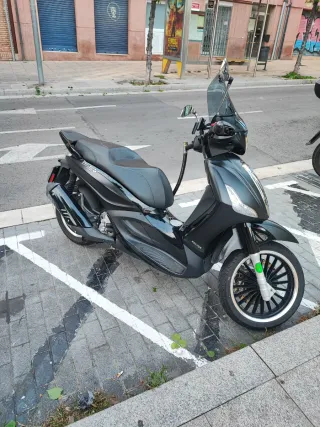 Piaggio Beverly 300 Police