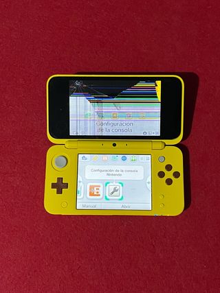 Nintendo NEW 2DS XL Pikachu edition