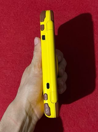 Nintendo NEW 2DS XL Pikachu edition