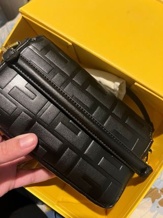 Bolso Fendi Baguette Negro y Dorado nuevo