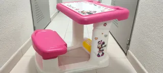 Pupitre infantil Minnie Mouse con la caja original