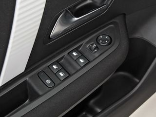 Citroën C4 Hybrid 136 e-DCS6 Plus