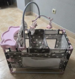 Cuna de juguete para muñeca