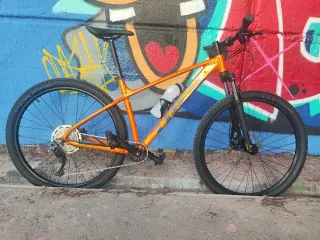 Bicicleta Trek Marlin 6 Naranja