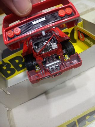 Bburago Metalkit Ferrari F40 1/24