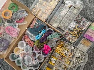 Lote abalorios y complementos bisutería