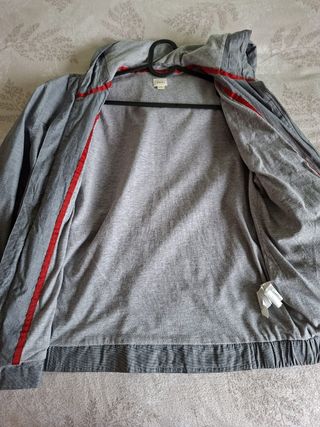 Cazadora Sfera gris con capucha