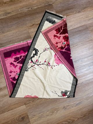 Bufanda con estampado floral