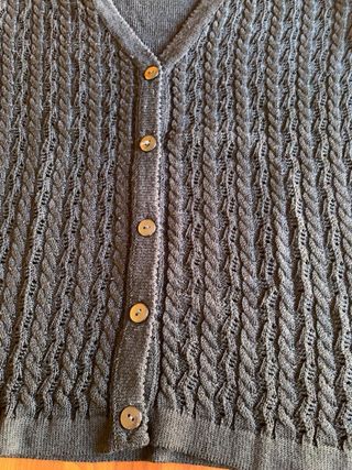 Cardigan nero con lavorazione a trecce per donna