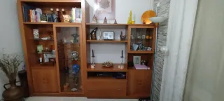 Mueble de salon ,mesa extensible y 6 sillas madera