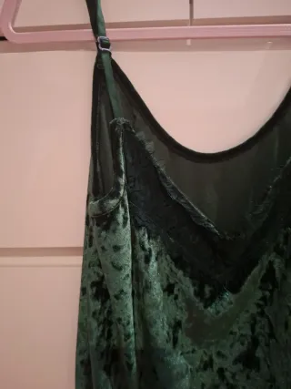 Camiseta terciopelo verde con encaje