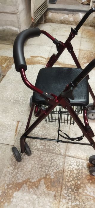 Andador - Caminador Ortopédico con Asiento
