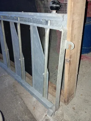 Atrapadero corderos metálico