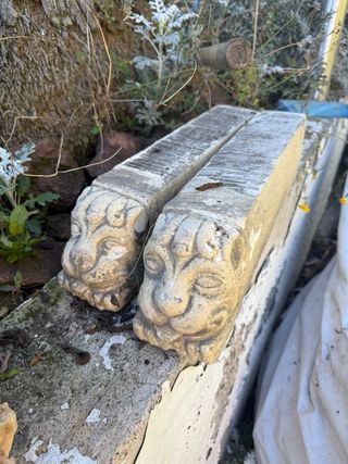 Pies de jardinera león piedra (2 unidades)