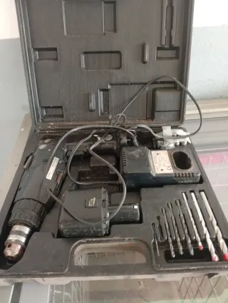 Taladro Inalámbrico y Cargador