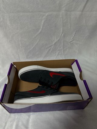 Zapatillas Nike SB Negras y Rojas