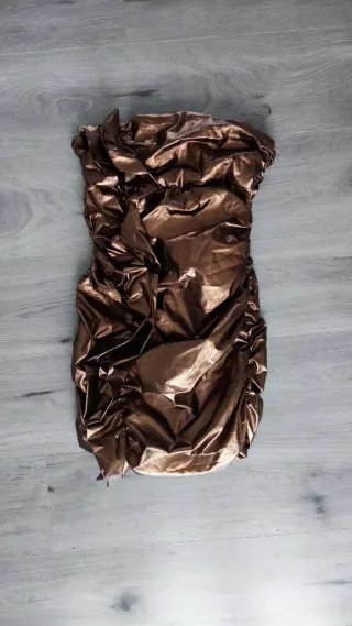 Vestido cobre metalizado fruncido