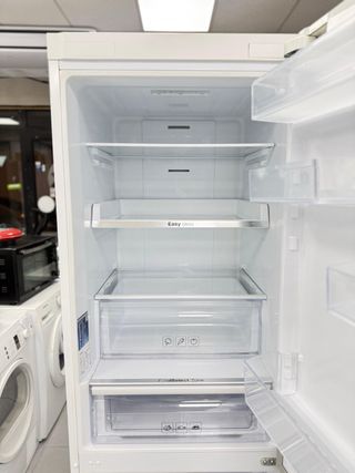 Nevera Samsung 185x60cm No Frost