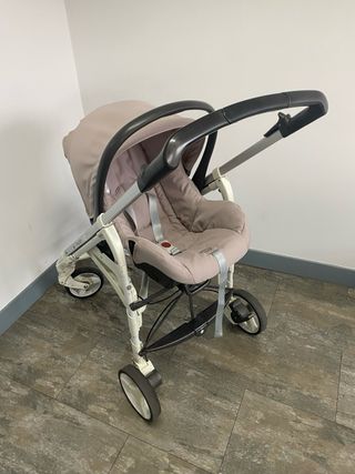Silla de paseo 3 en 1 marca inglesina Trilogy