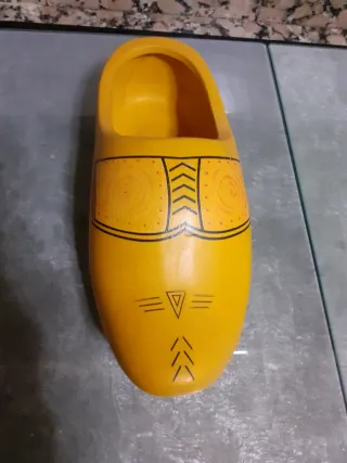 Zueco decorativo de cerámica