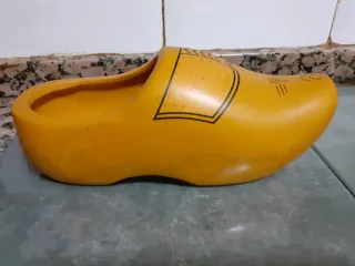 Zueco decorativo de cerámica