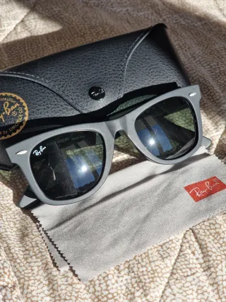Ray-Ban Wayfarer Grigio Opaco