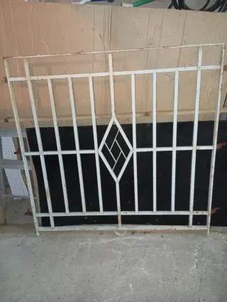 Reja de ventana de metal