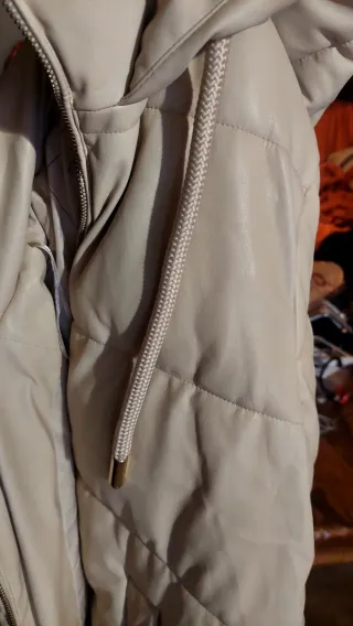 Plumas efecto piel Zara Talla S sin uso