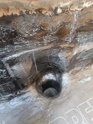 Colocador de láminas asfálticas SOPREMA,y danossa.