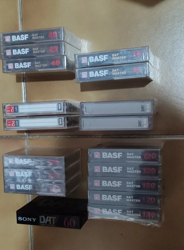 Lote 18 cintas DAT a estrenar