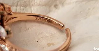 Anillo Oro rosa 585 con Circonitas Moradas blancas