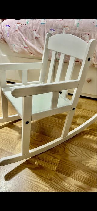 Mecedora infantil blanca