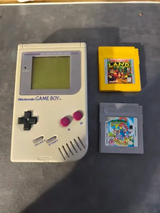 Nintendo Game Boy + 2 Juegos