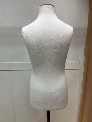 Maniquí infantil profesional con pie
