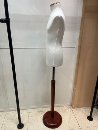 Maniquí infantil profesional con pie