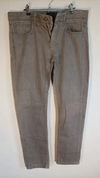 Pantalón vaquero Zara gris